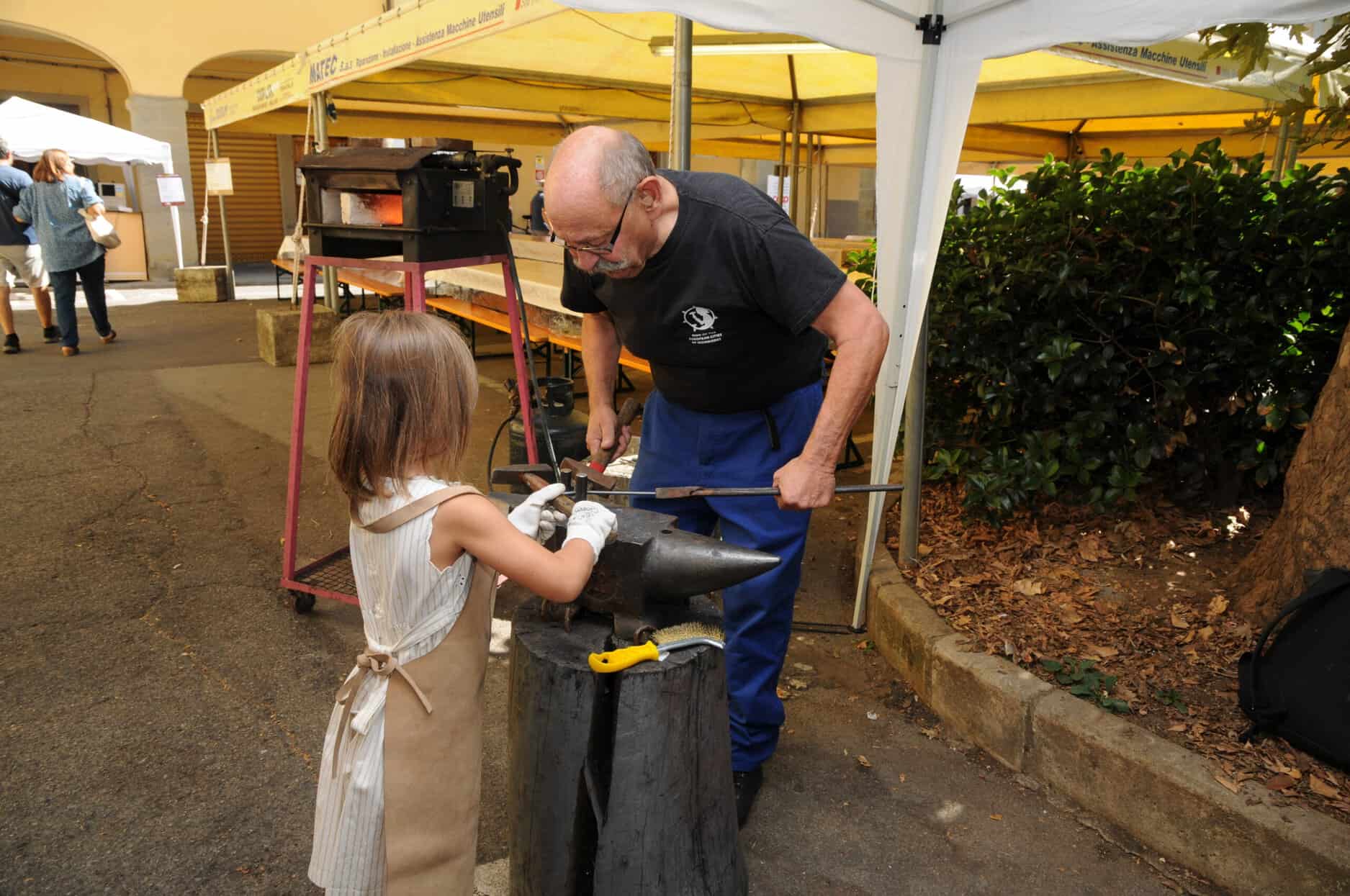 Laboratiorio-Biennale-ferro-bambini-scaled.jpeg